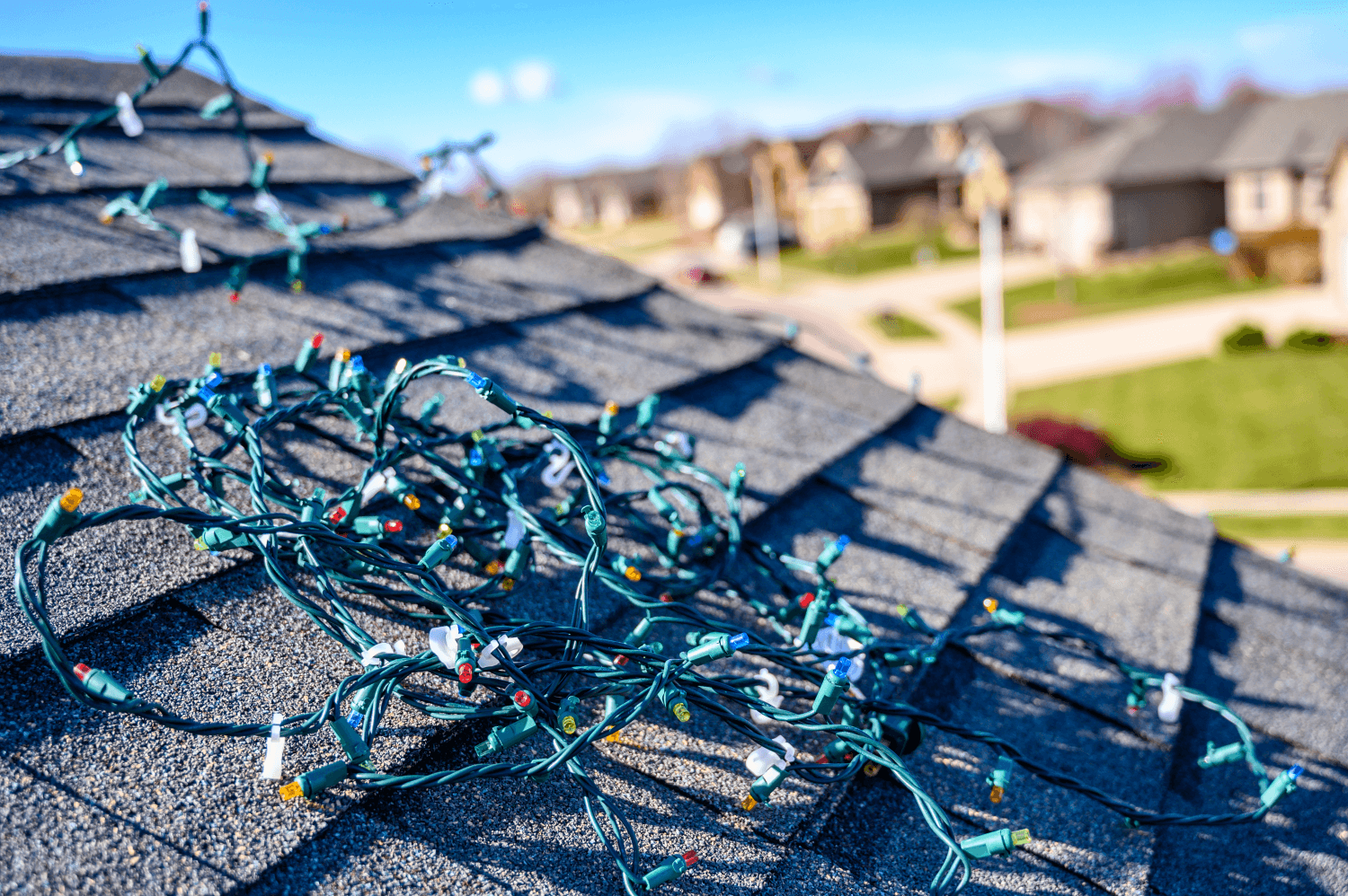 7 Safety Tips For Hanging Christmas Lights on Your Roof
